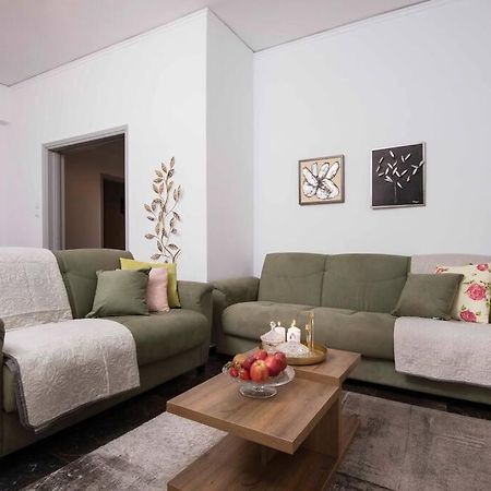 Lovely,Central, Spacious 2-Bedrooms Apartment Пирей Экстерьер фото