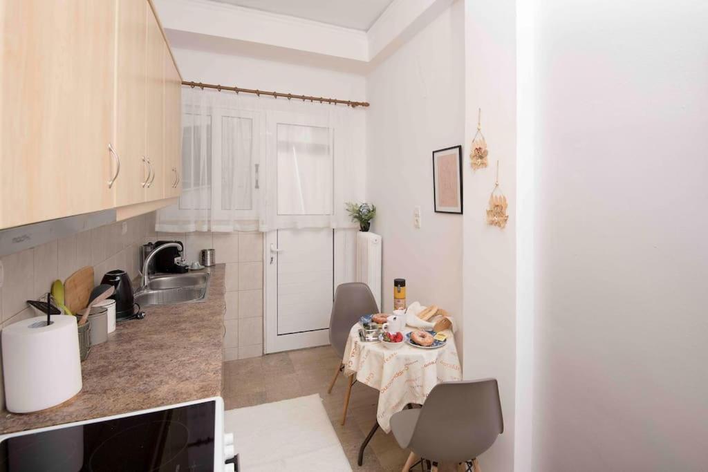 Lovely,Central, Spacious 2-Bedrooms Apartment Пирей Экстерьер фото