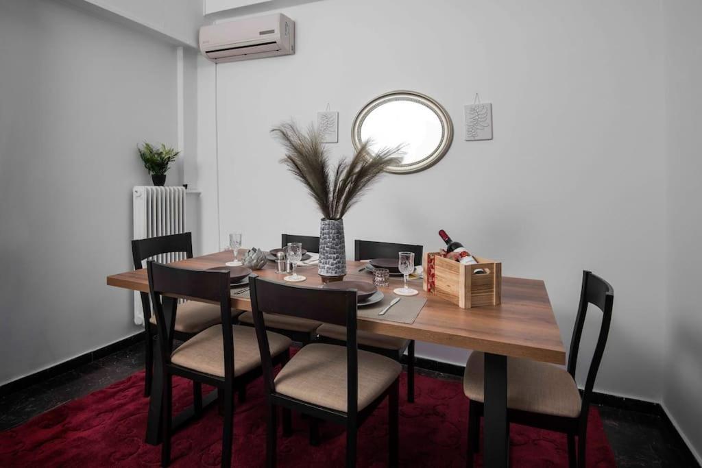 Lovely,Central, Spacious 2-Bedrooms Apartment Пирей Экстерьер фото